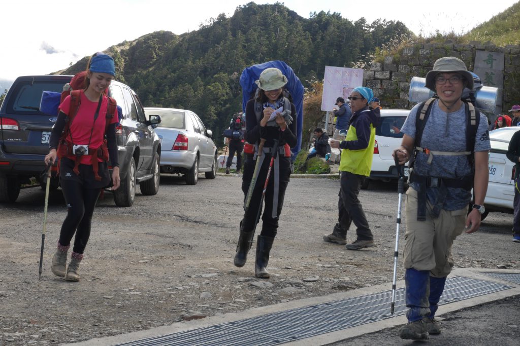 Route8八號公路 保暖衣 三用保暖帽 保暖防水手套 奇萊北峰測試